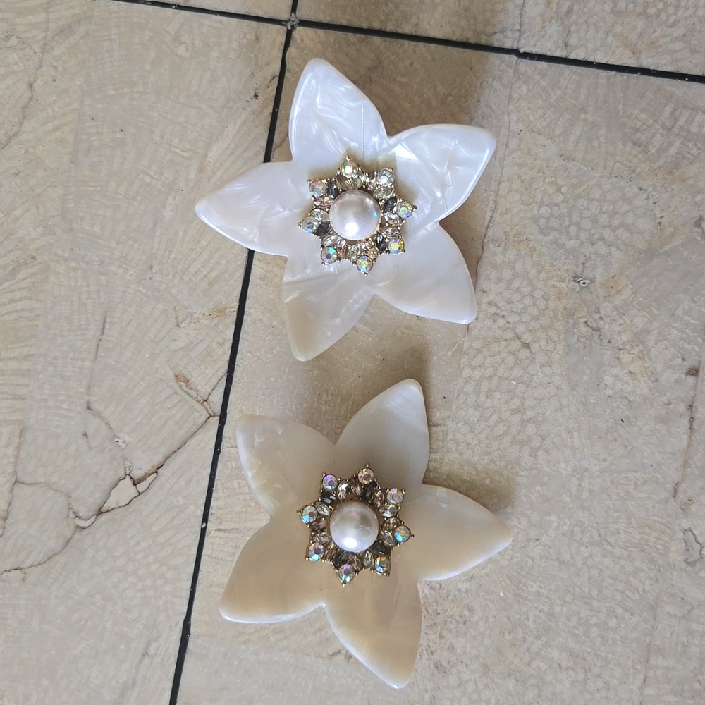 BaubleBar flower earrings